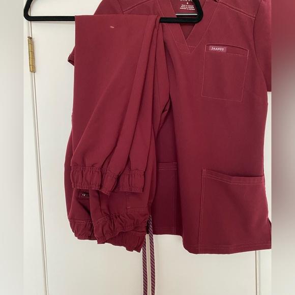 Jaanuu scrubs - Picture 3 of 4